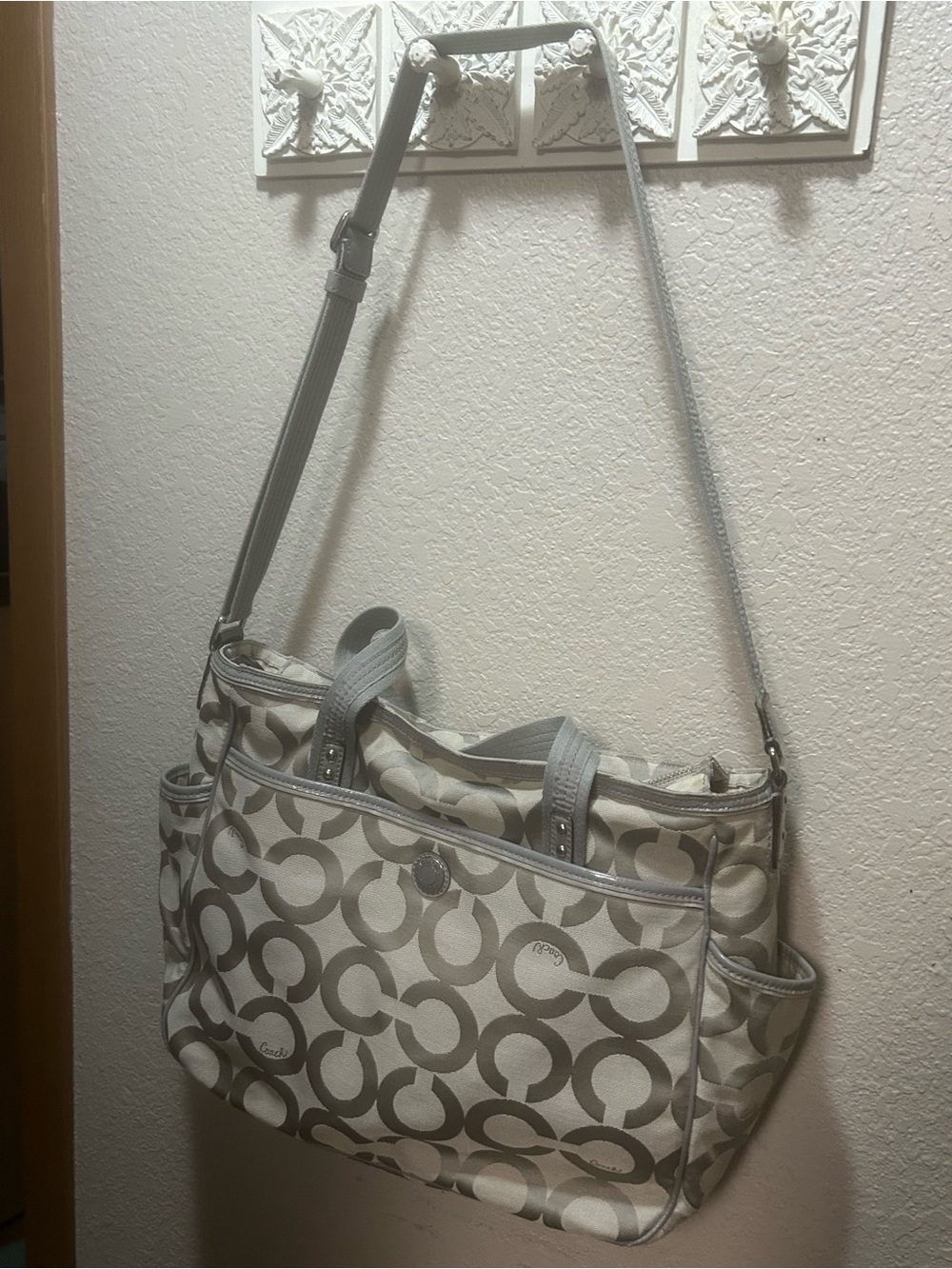Authentic Coach Women's Signature Tote in Light Gray